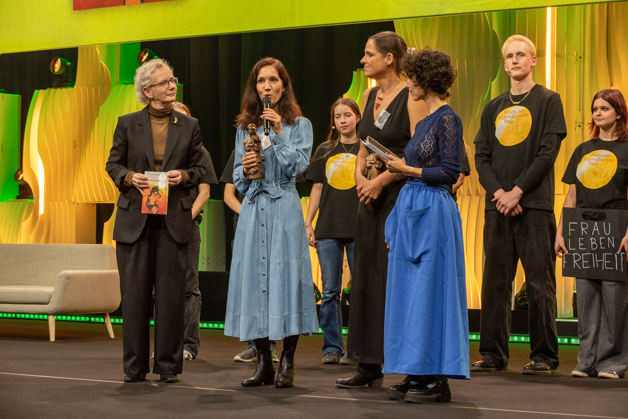 Verleihung des Deutschen Jugendliteraturpreises 2026 | Foto: Ulf Cronenberg